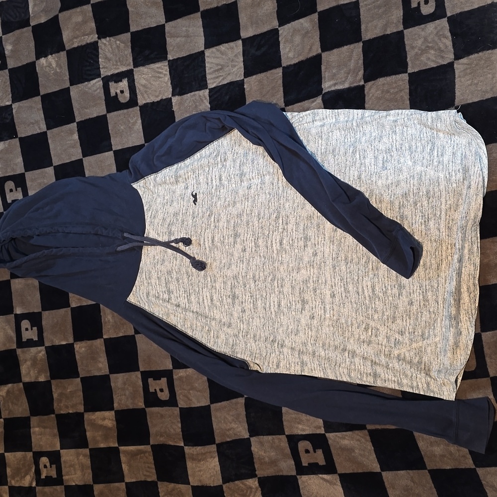 Hollister hood top
